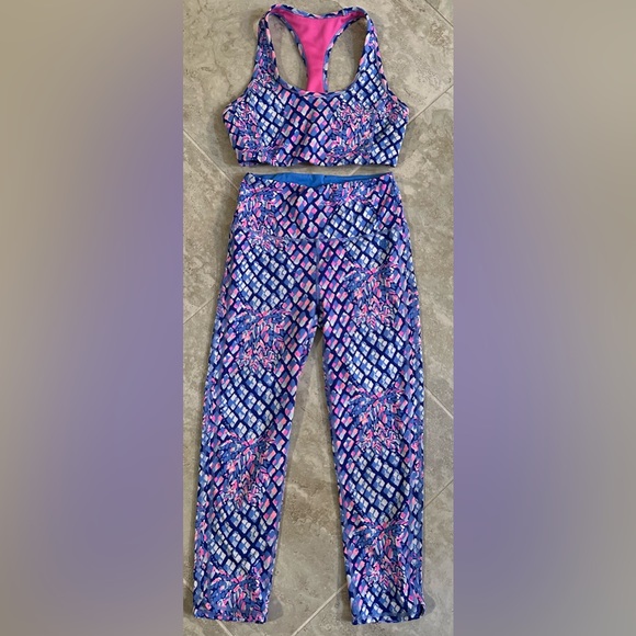 LILY PULITZER ATHLETIC SET - Picture 1 of 3